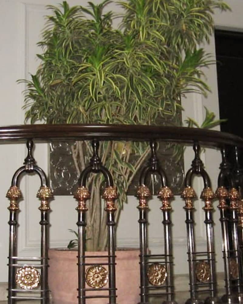 AIXNOD sculptural railing detail