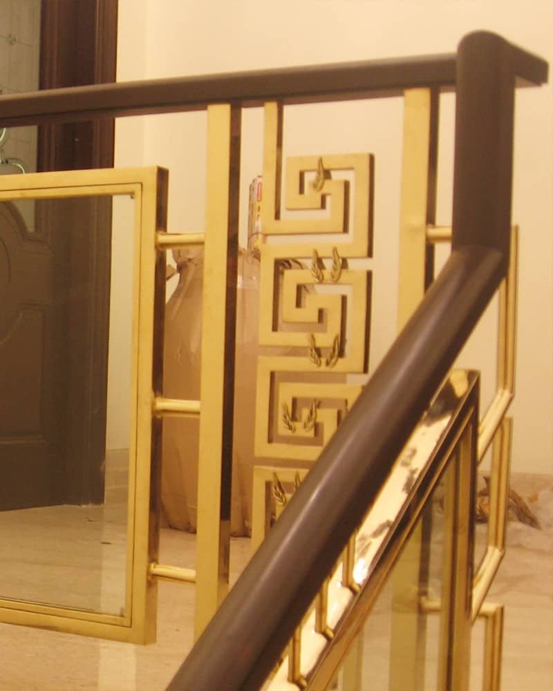 Balcony railing with decorative pattern